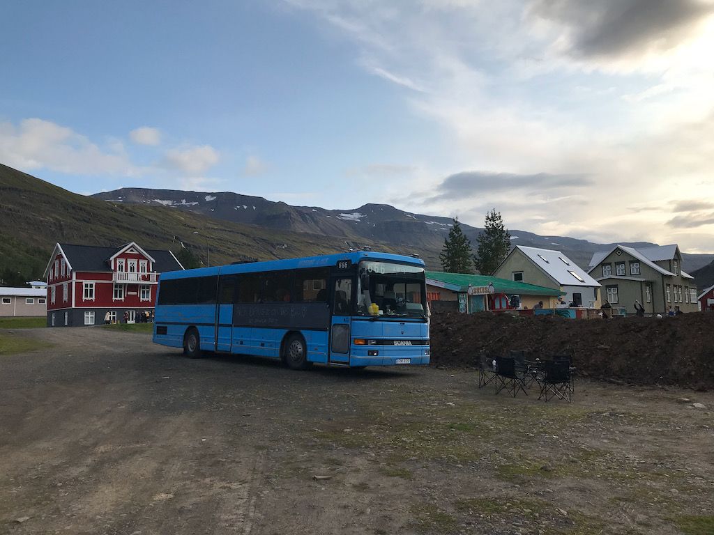 Pueblo Seydisfjördur en Islandia